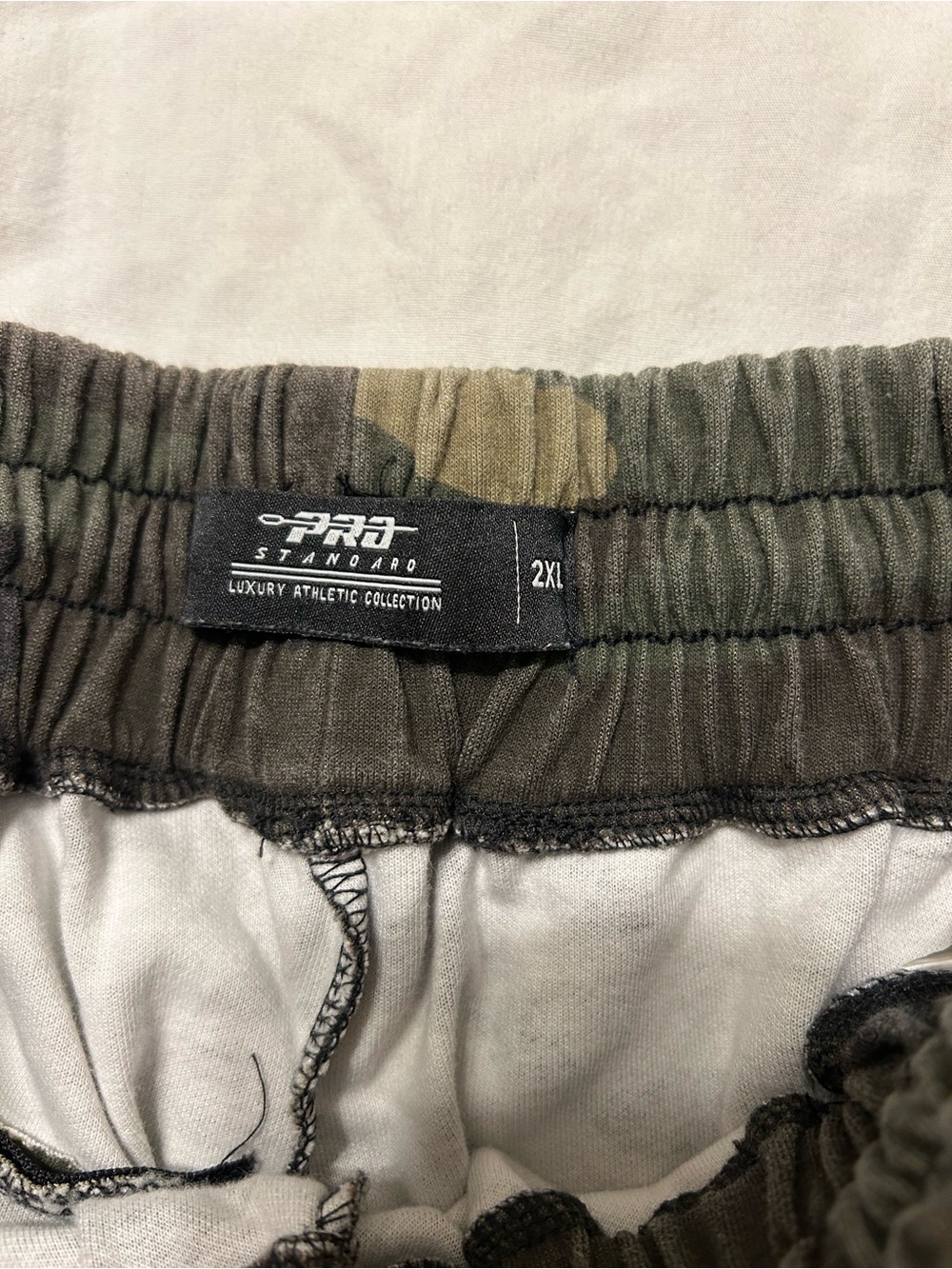 Pro Standard NY Yankees Camo Shorts 2XL Embroidered Logo Streetwear - Picture 8 of 8